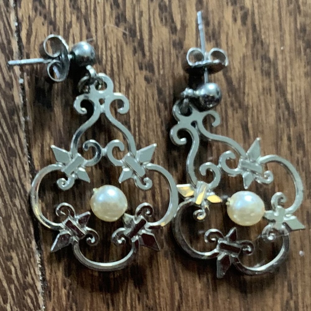 Art Institute of Chicago Silver and Pearl Replica Earrings